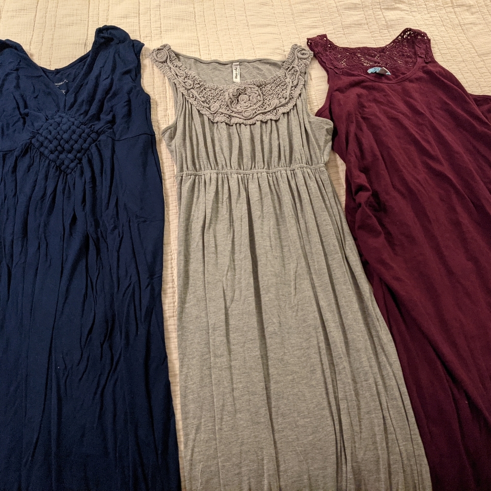 Maternity maxi dress lot